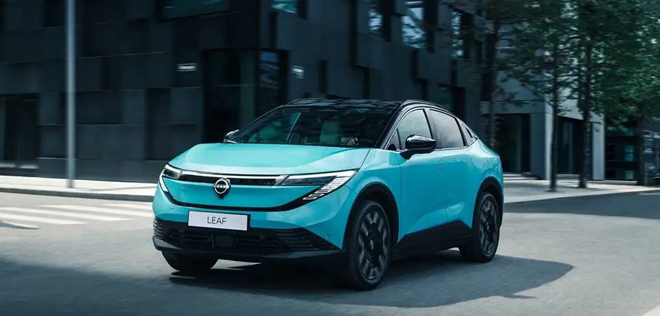 Nissan-leaf_city